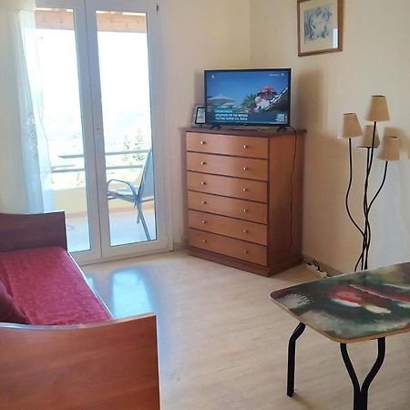 Hellmann Apartments Afión المظهر الخارجي الصورة